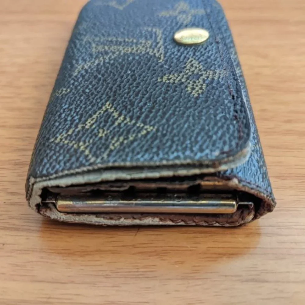 Louis Vuitton Monogram Key Holder/Wallet #1385💥PRICE DROP💥